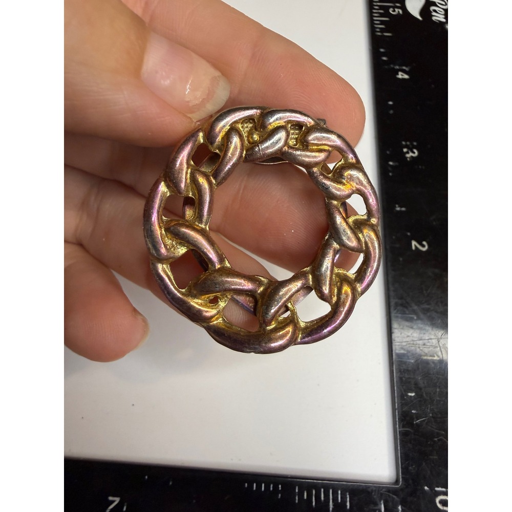 Gold Tone Curb Chain Wreath Scarf Clip Iridescent Tarnish Circular Accessory